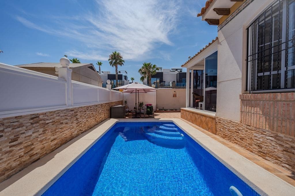 3 bedroom Townhouse for sale in Orihuela Costa with pool - € 315,000 (Ref: 9961671)