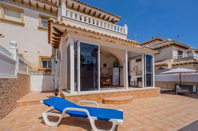 3 soverom Hus til salgs i Lomas de Cabo Roig - Los Dolses, Orihuela med svømmebasseng - € 315 000 (Ref: 9961671)