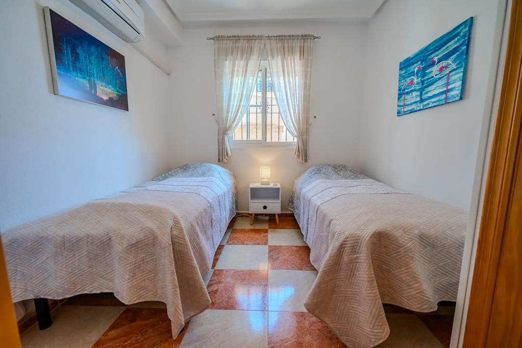 3 bedroom Townhouse for sale in Orihuela Costa with pool - € 315,000 (Ref: 9961671)