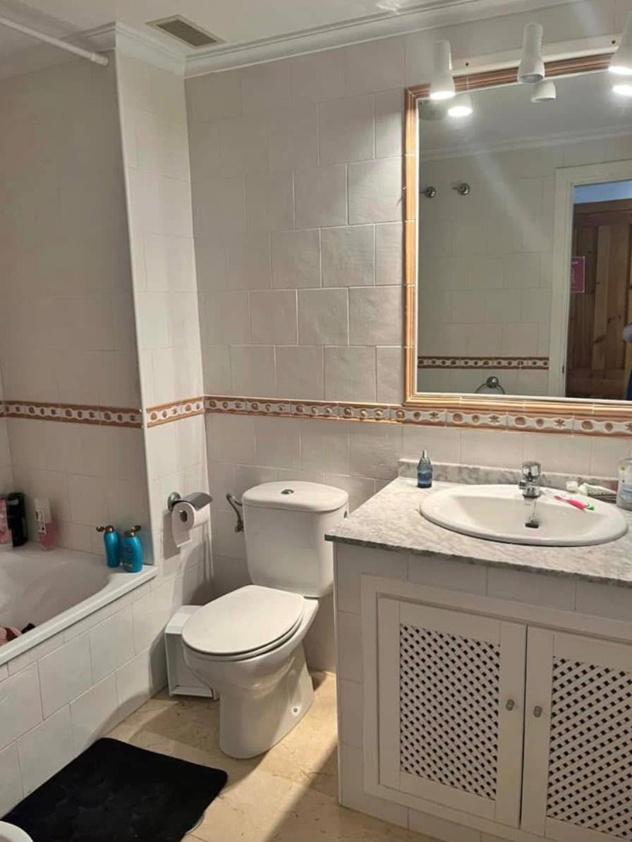 Apartamento de 2 habitaciones en Villamartin en venta con piscina - 184.950 € (Ref: 9974336)