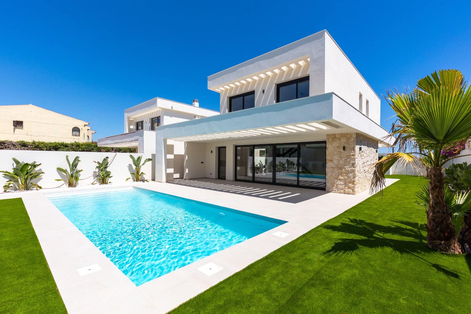 Chalet de 4 habitaciones en Los Balcones en venta con piscina - 895.000 € (Ref: 9976342)