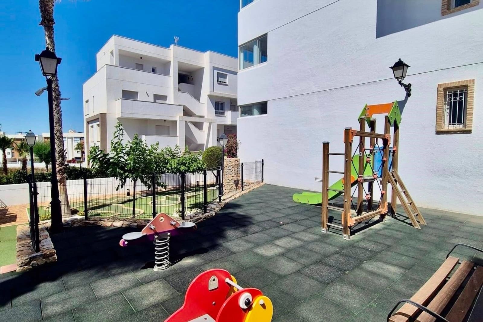 2 soveværelse Lejlighed til salg i Villamartin med swimmingpool - € 220.000 (Ref: 9983808)
