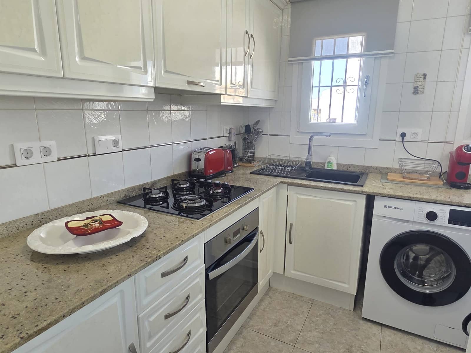 Apartamento de 2 habitaciones en Villamartin en venta con piscina - 199.000 € (Ref: 9985856)