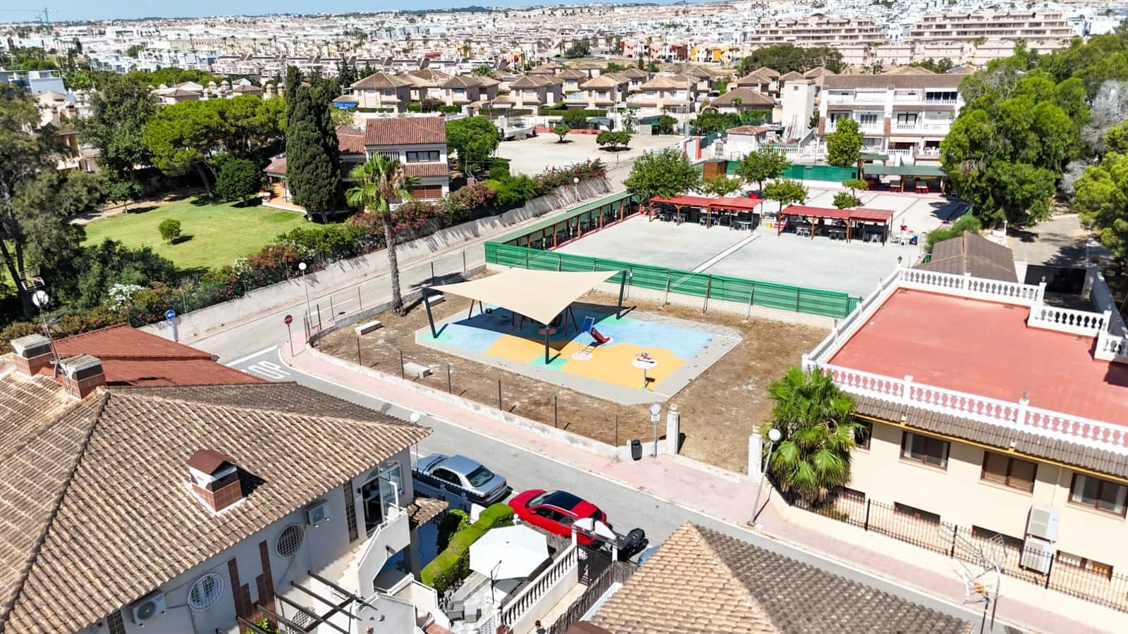 2 soveværelse Lejlighed til salg i Punta Prima med swimmingpool - € 172.900 (Ref: 9985921)