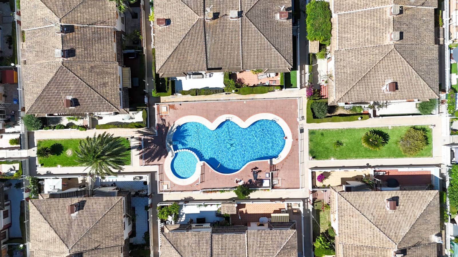 2 soveværelse Lejlighed til salg i Punta Prima med swimmingpool - € 172.900 (Ref: 9985921)