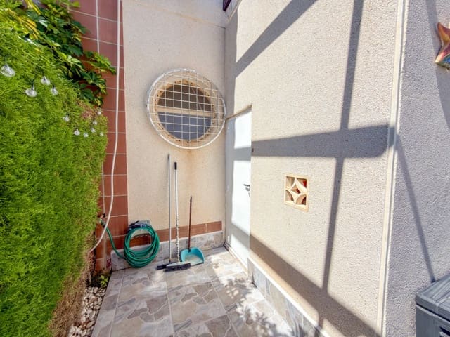 2 soveværelse Lejlighed til salg i Punta Prima, Torrevieja med swimmingpool - € 172.900 (Ref: 9985921)