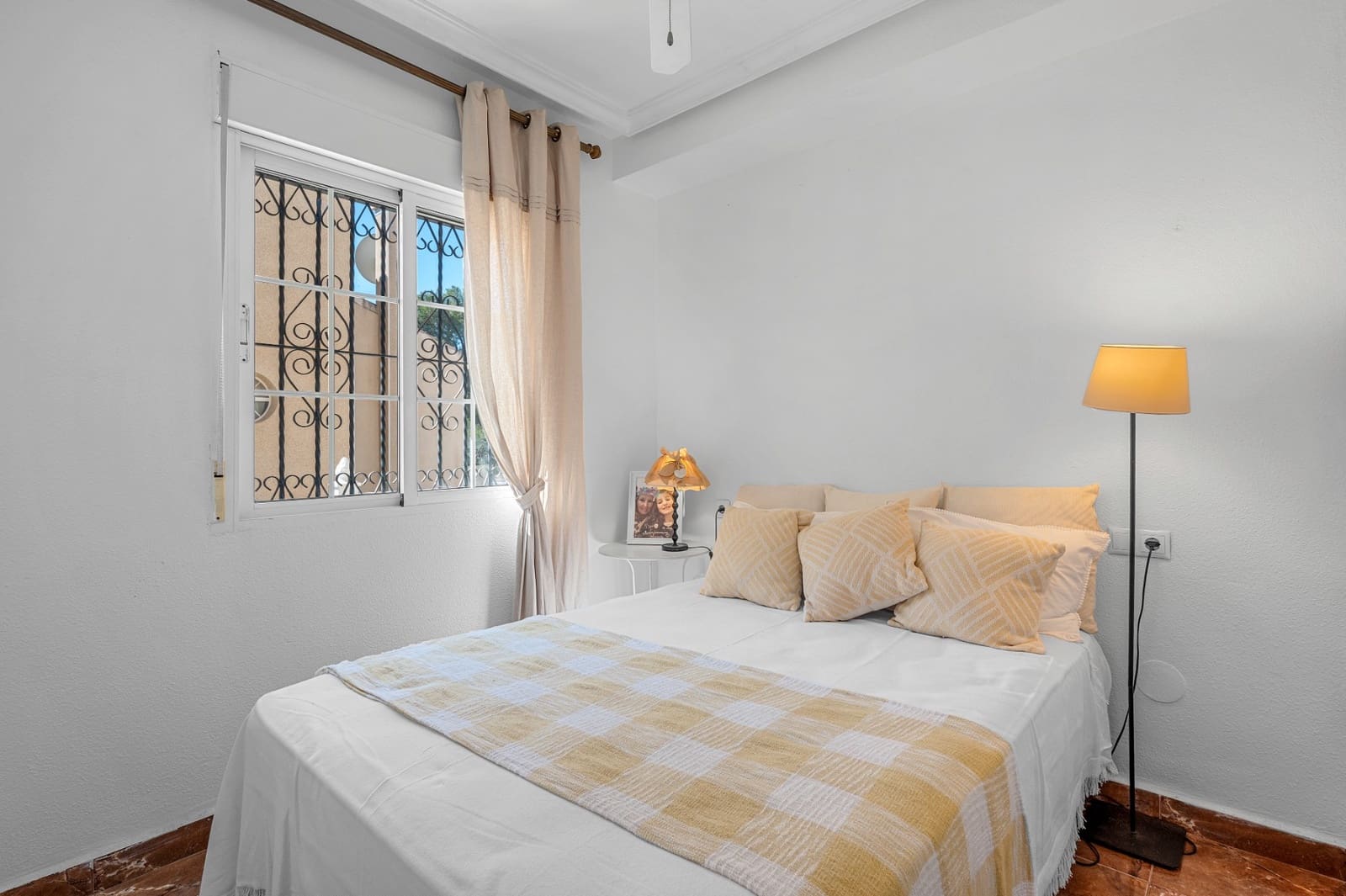 3 Zimmer Villa zu verkaufen in Villamartin mit Pool - 265.000 € (Ref: 9985922)