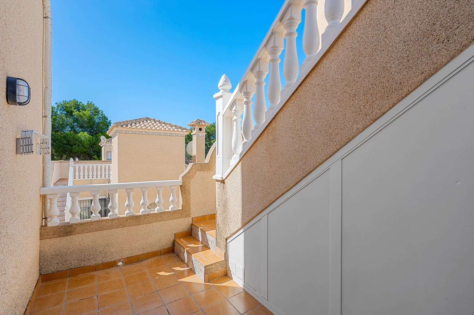 3 Zimmer Villa zu verkaufen in Villamartin mit Pool - 265.000 € (Ref: 9985922)