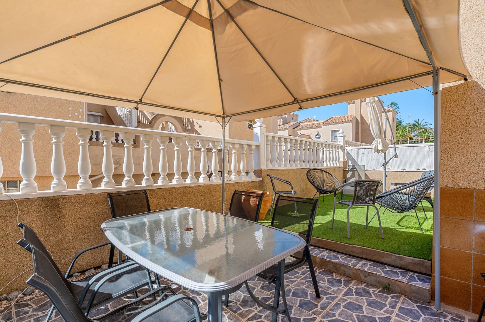 3 Zimmer Villa zu verkaufen in Villamartin mit Pool - 265.000 € (Ref: 9985922)