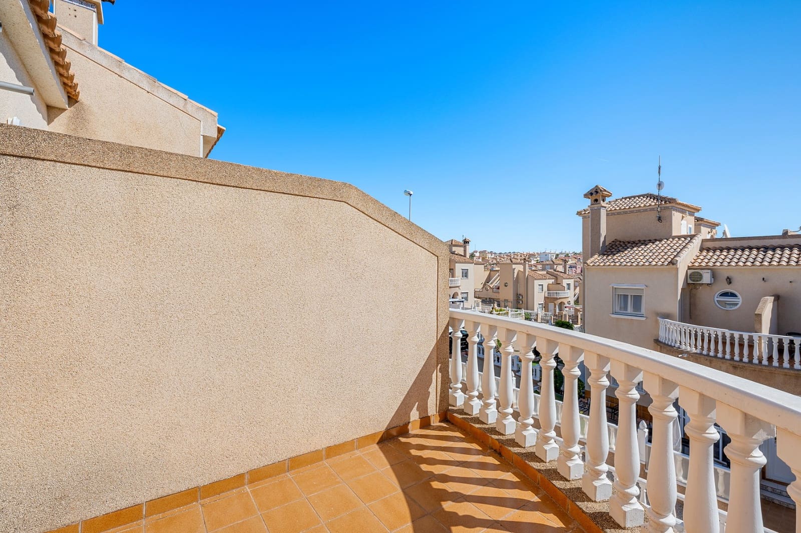 3 Zimmer Villa zu verkaufen in Villamartin mit Pool - 265.000 € (Ref: 9985922)