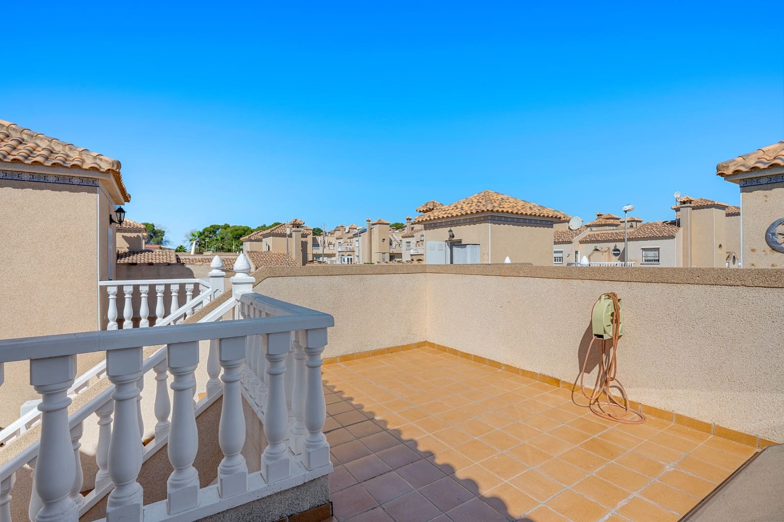 3 Zimmer Villa zu verkaufen in Villamartin mit Pool - 265.000 € (Ref: 9985922)