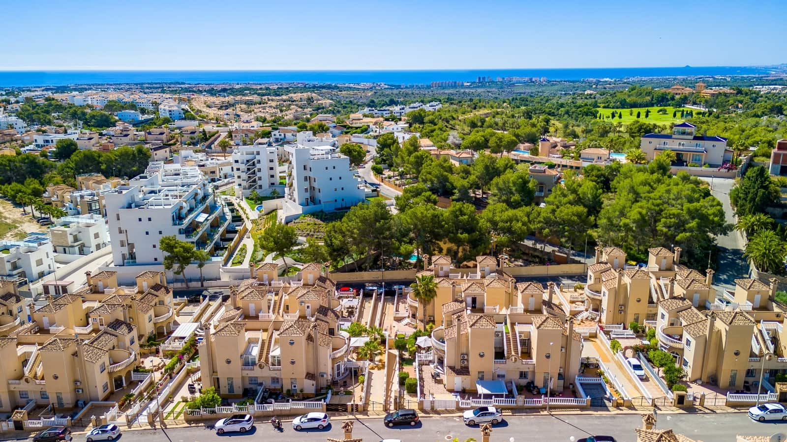 3 Zimmer Villa zu verkaufen in Villamartin mit Pool - 265.000 € (Ref: 9985922)