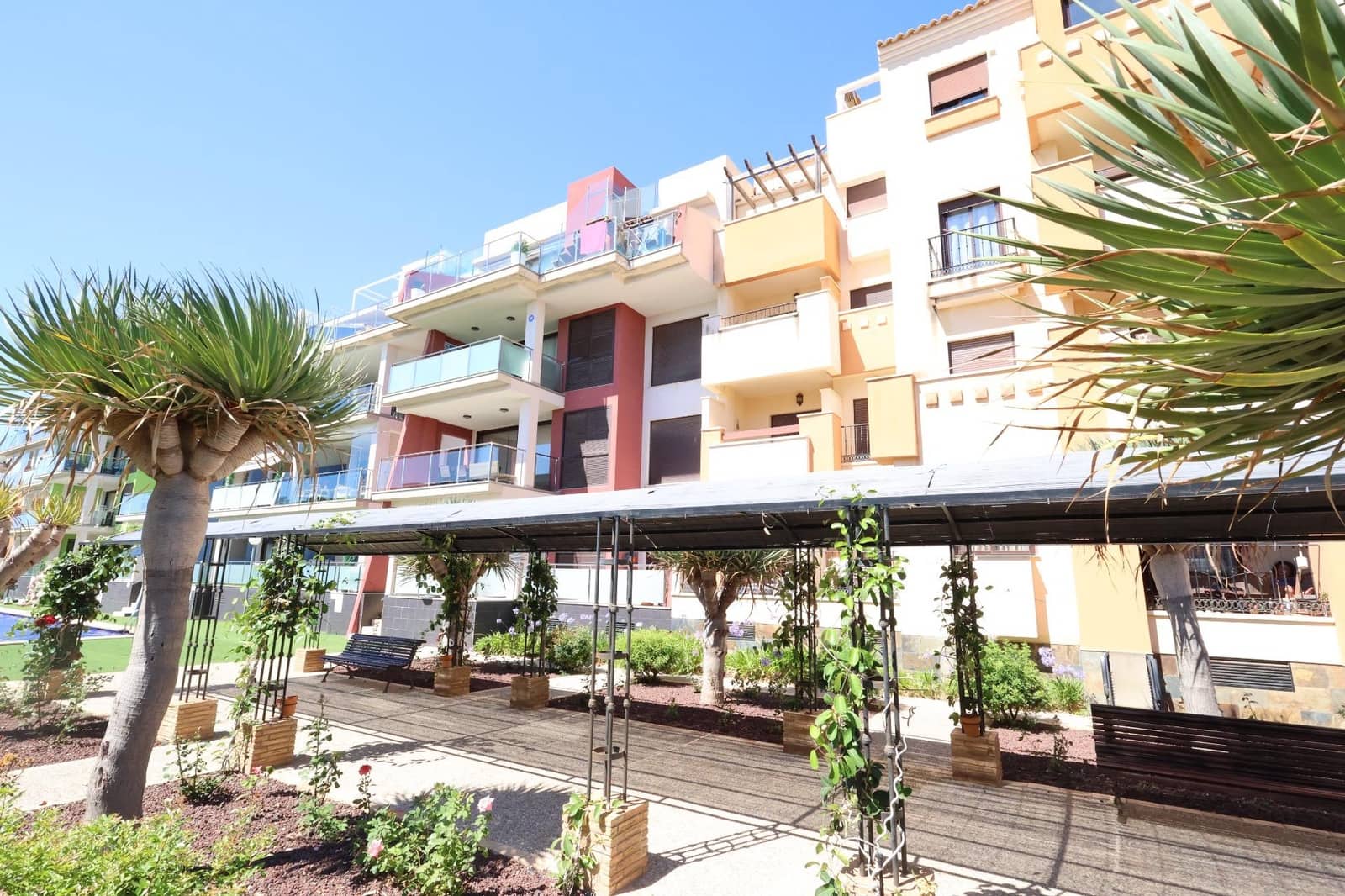 2 soveværelse Lejlighed til salg i Orihuela Costa - € 220.000 (Ref: 9989904)
