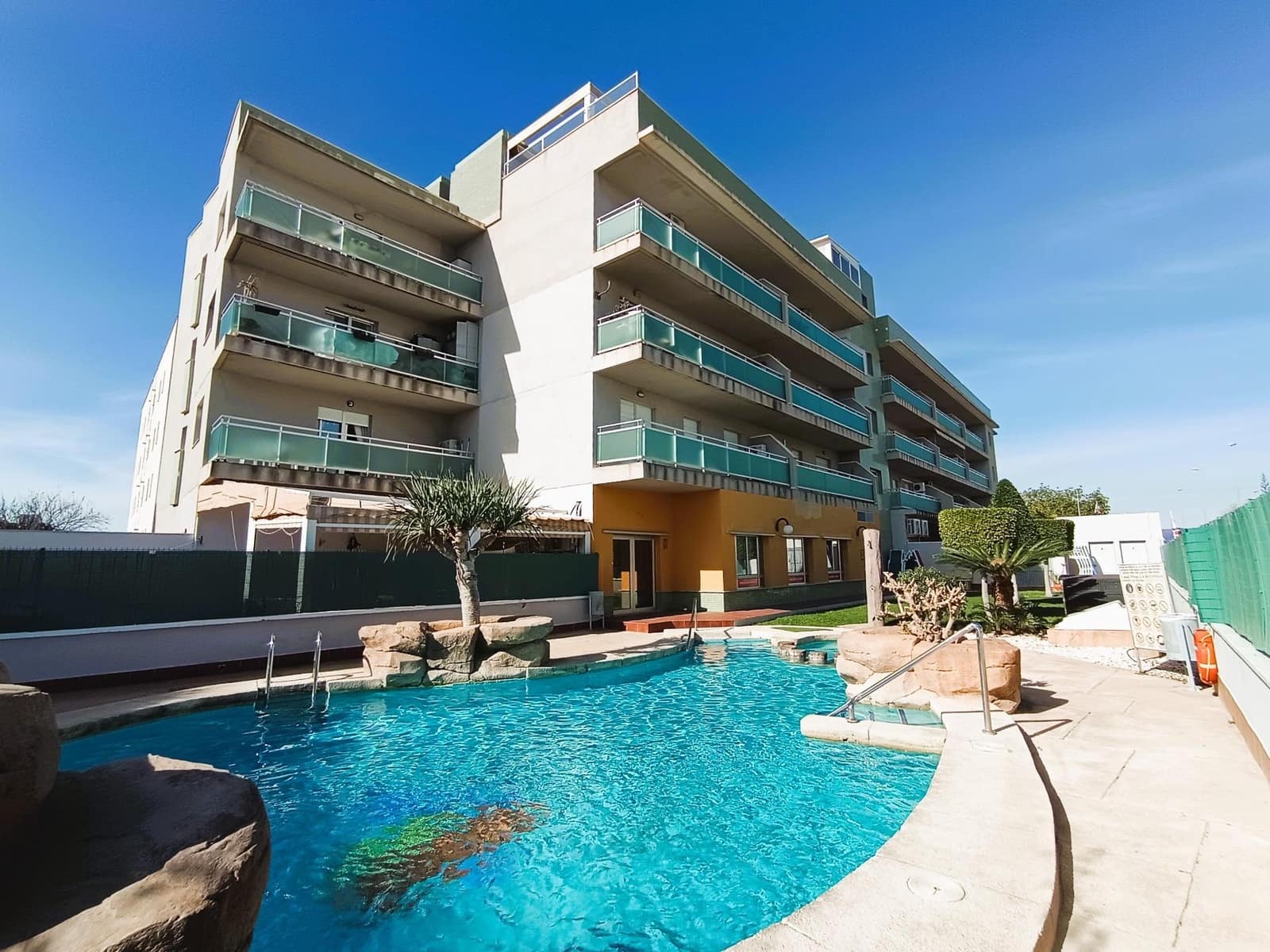 Apartamento de 2 habitaciones en Cabo Roig en venta - 219.000 € (Ref: 9989913)