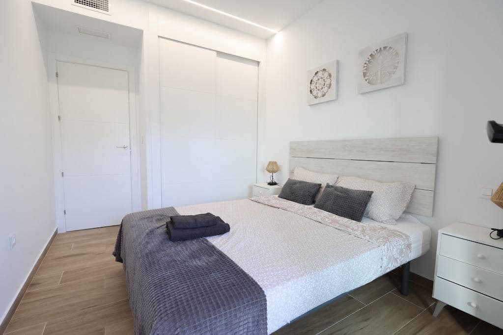 2 slaapkamer Appartement te koop in Villamartin - € 270.000 (Ref: 9989916)