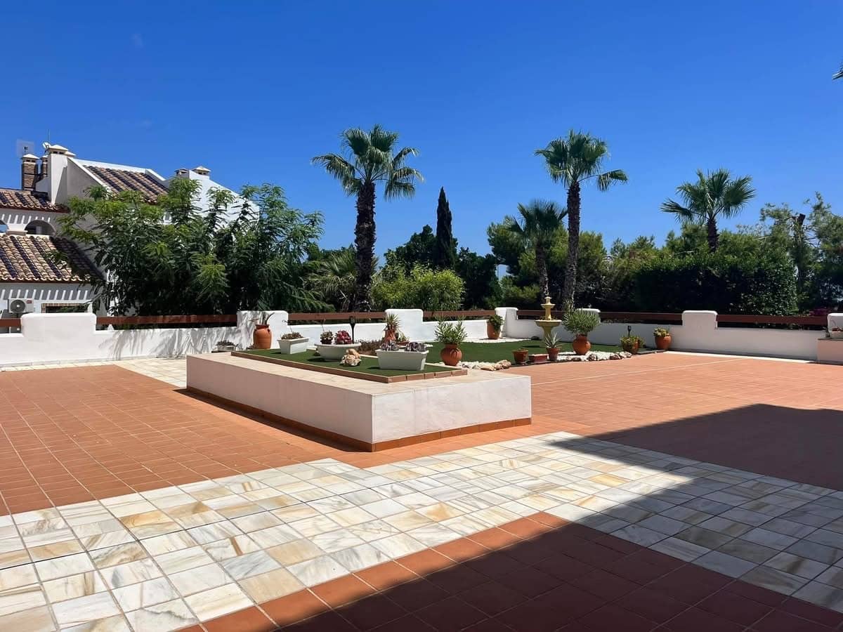 2 soveværelse Lejlighed til salg i Villamartin med swimmingpool - € 184.950 (Ref: 9989918)