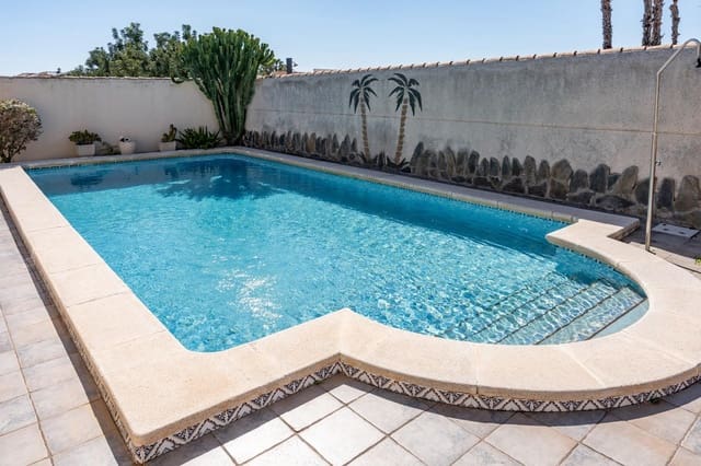 3 soverom Villa til salgs i Playa Flamenca, Orihuela med svømmebasseng garasje - € 560 000 (Ref: 9989919)