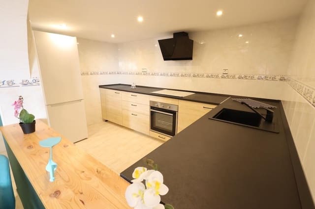 5 soverom Villa til salgs i Blue Lagoon - € 385 000 (Ref: 9989920)