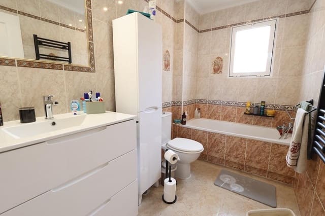 5 soverom Villa til salgs i Blue Lagoon - € 385 000 (Ref: 9989920)