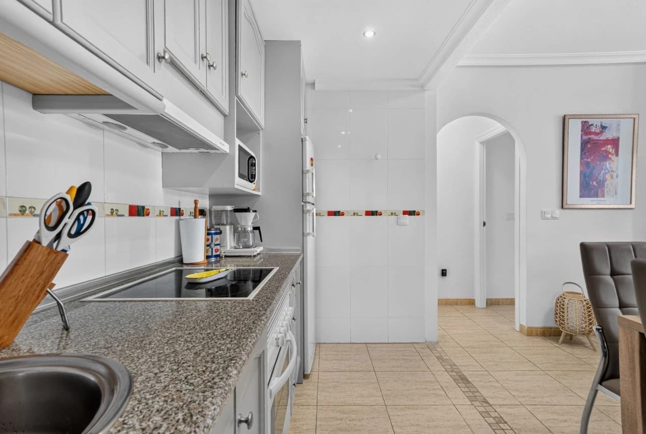 Hus till salu i Playa Flamenca med pool - 226 000 € (Ref: 9993608)