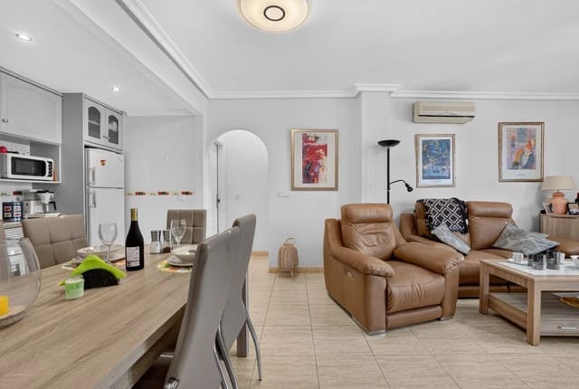Hus til salgs i Playa Flamenca, Orihuela med svømmebasseng - € 226 000 (Ref: 9993608)