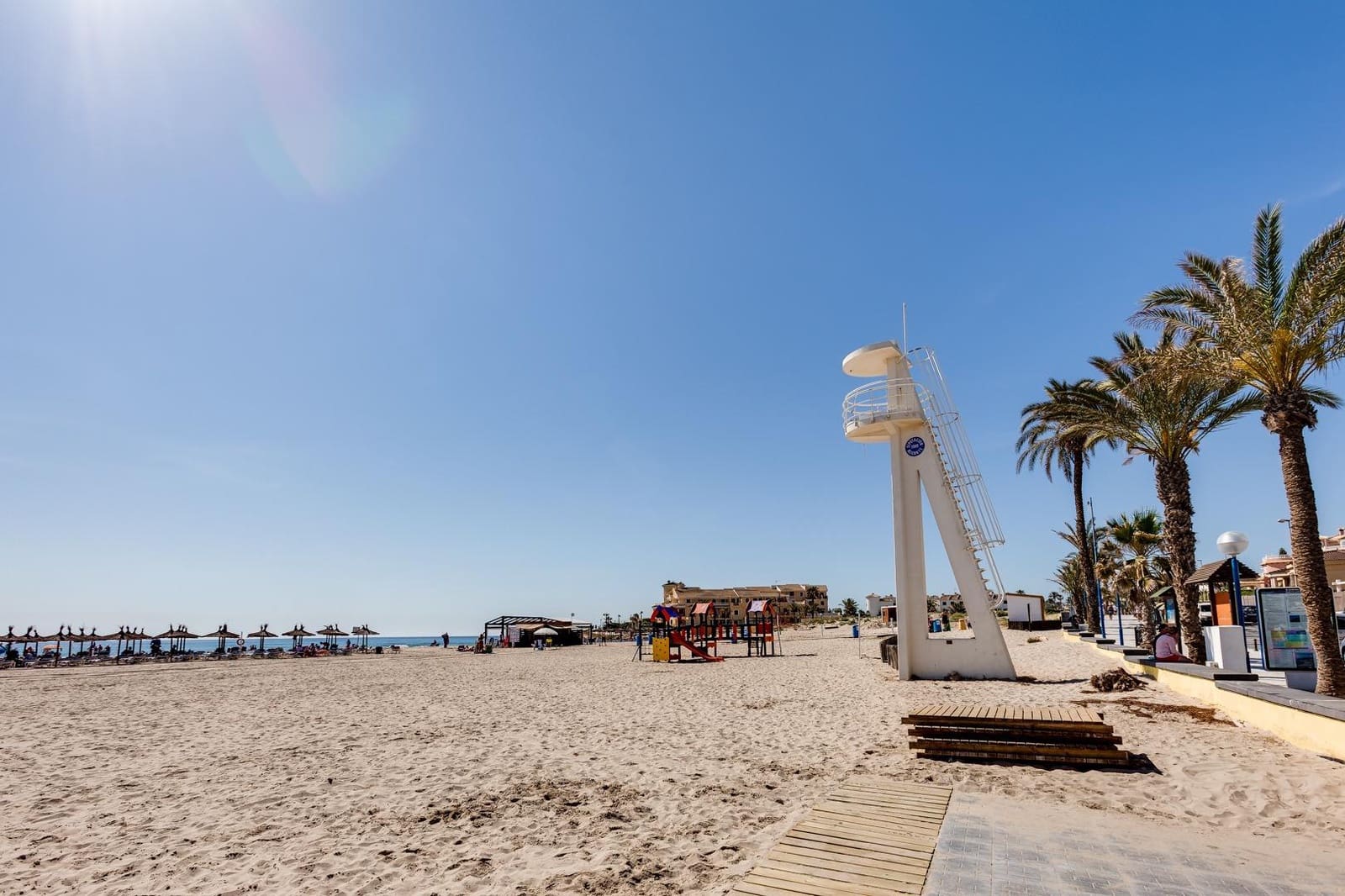 Casa de 2 habitaciones en Alicante / Alacant ciudad en venta - 215.000 € (Ref: 9995429)