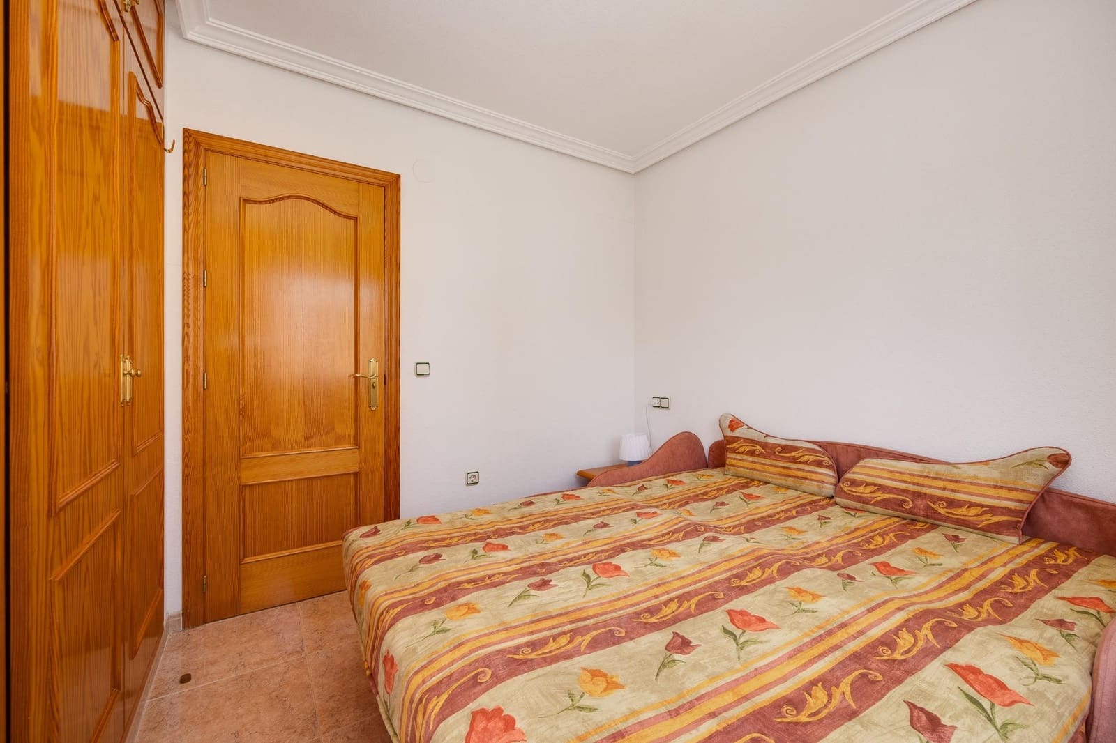Casa de 2 habitaciones en Alicante / Alacant ciudad en venta - 215.000 € (Ref: 9995429)