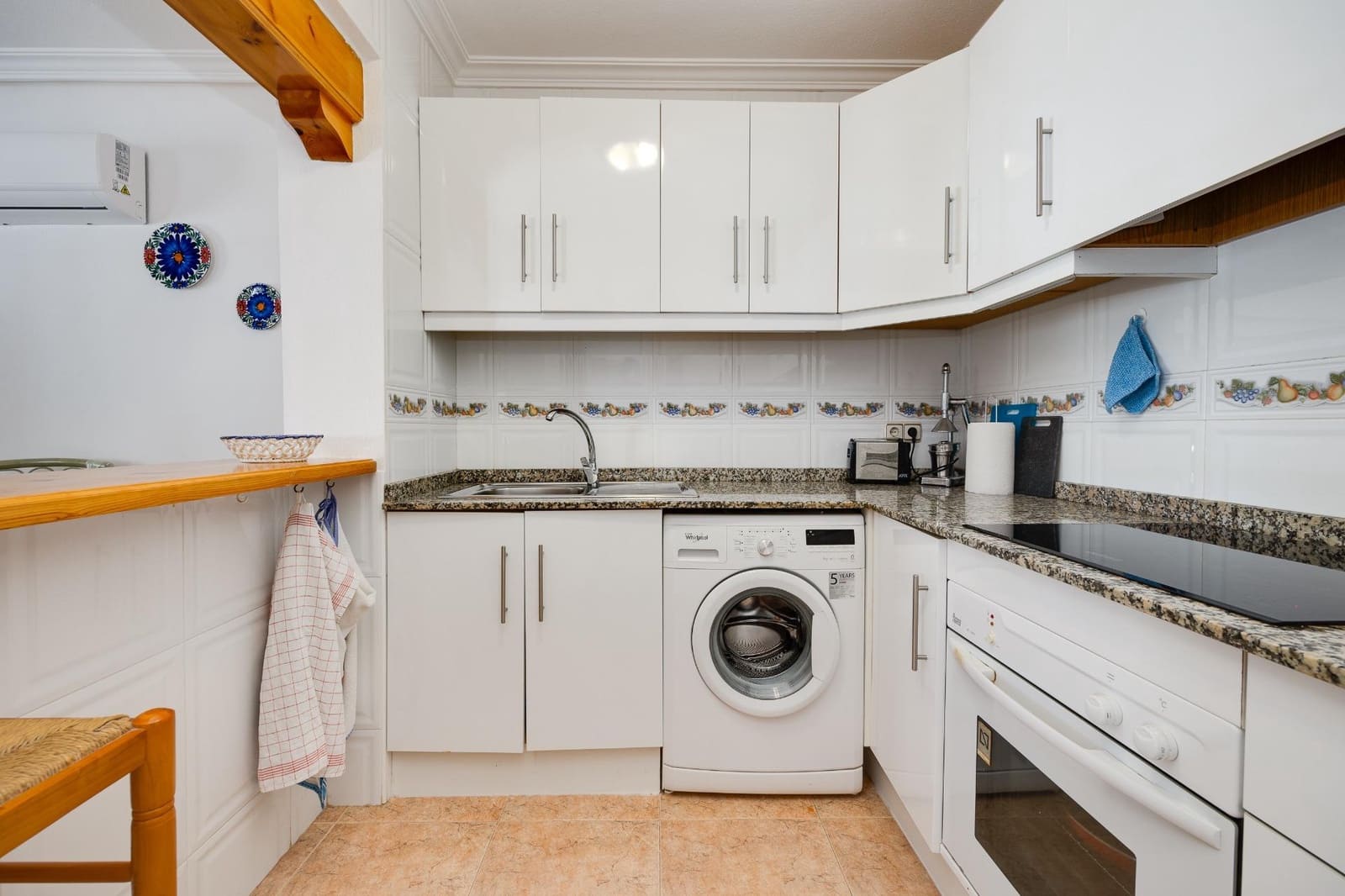 Casa de 2 habitaciones en Alicante / Alacant ciudad en venta - 215.000 € (Ref: 9995429)