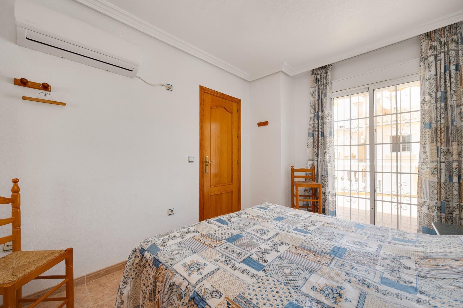 Casa de 2 habitaciones en Alicante / Alacant ciudad en venta - 215.000 € (Ref: 9995429)
