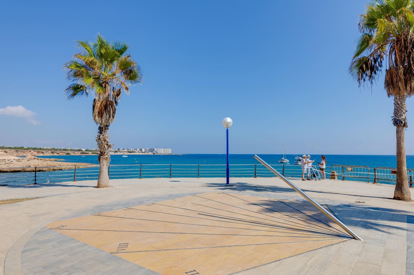 Casa de 2 habitaciones en Alicante / Alacant ciudad en venta - 215.000 € (Ref: 9995429)