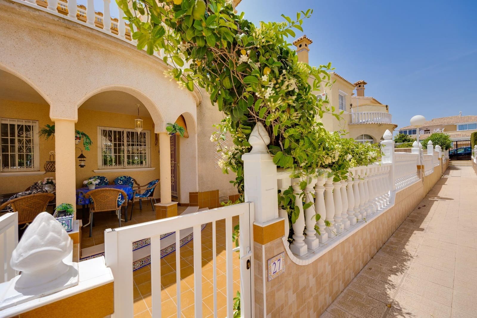 Casa de 2 habitaciones en Alicante / Alacant ciudad en venta - 215.000 € (Ref: 9995429)