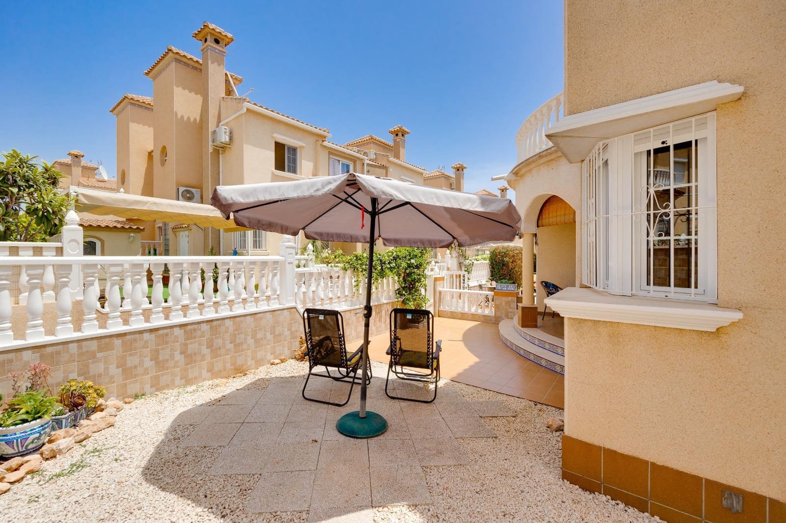 Casa de 2 habitaciones en Alicante / Alacant ciudad en venta - 215.000 € (Ref: 9995429)