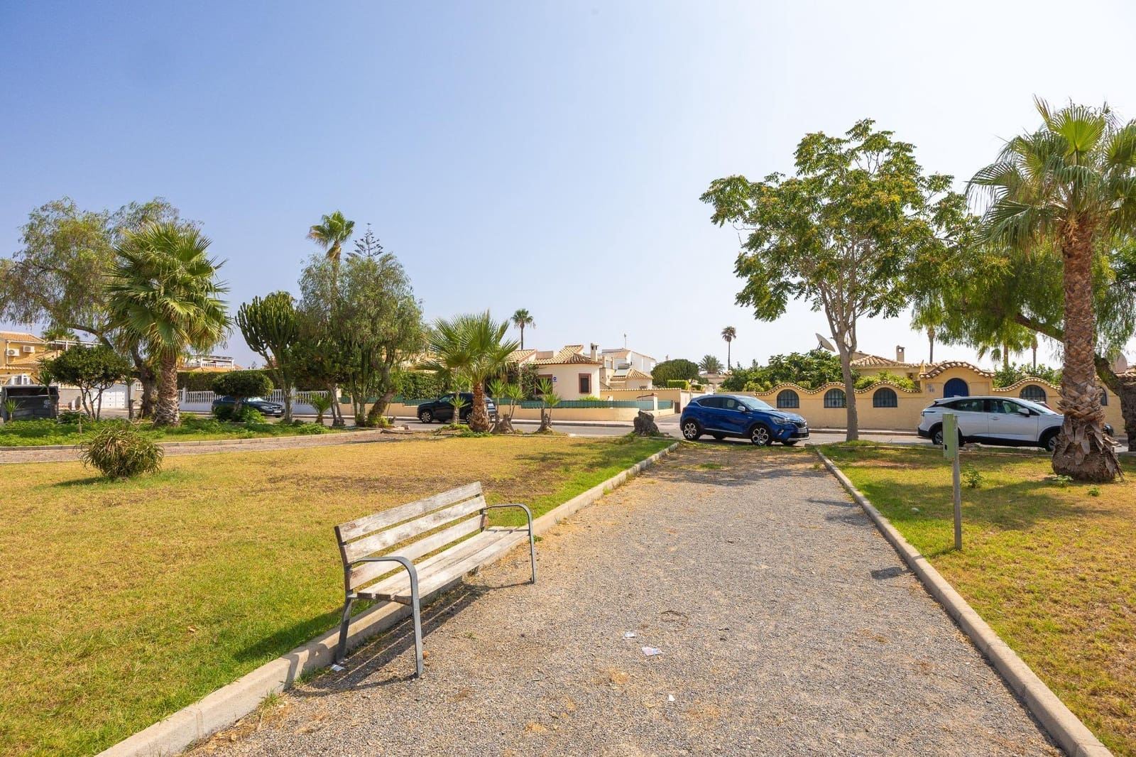 2 bedroom Villa for sale in La Florida - € 305,000 (Ref: 9995431)