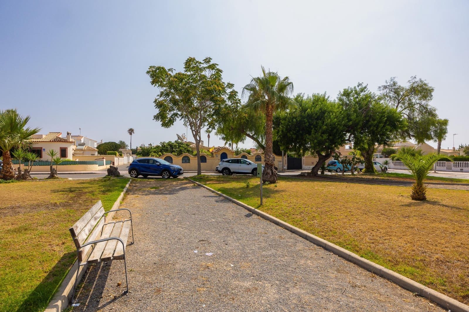 2 bedroom Villa for sale in La Florida - € 305,000 (Ref: 9995431)