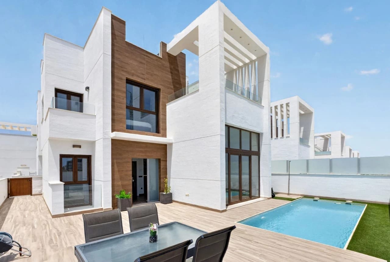 3 soveværelse Villa til salg i Los Balcones med swimmingpool - € 495.000 (Ref: 9995432)