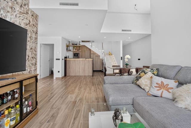 3 slaapkamer Villa te koop in Los Balcones met zwembad - € 495.000 (Ref: 9995432)