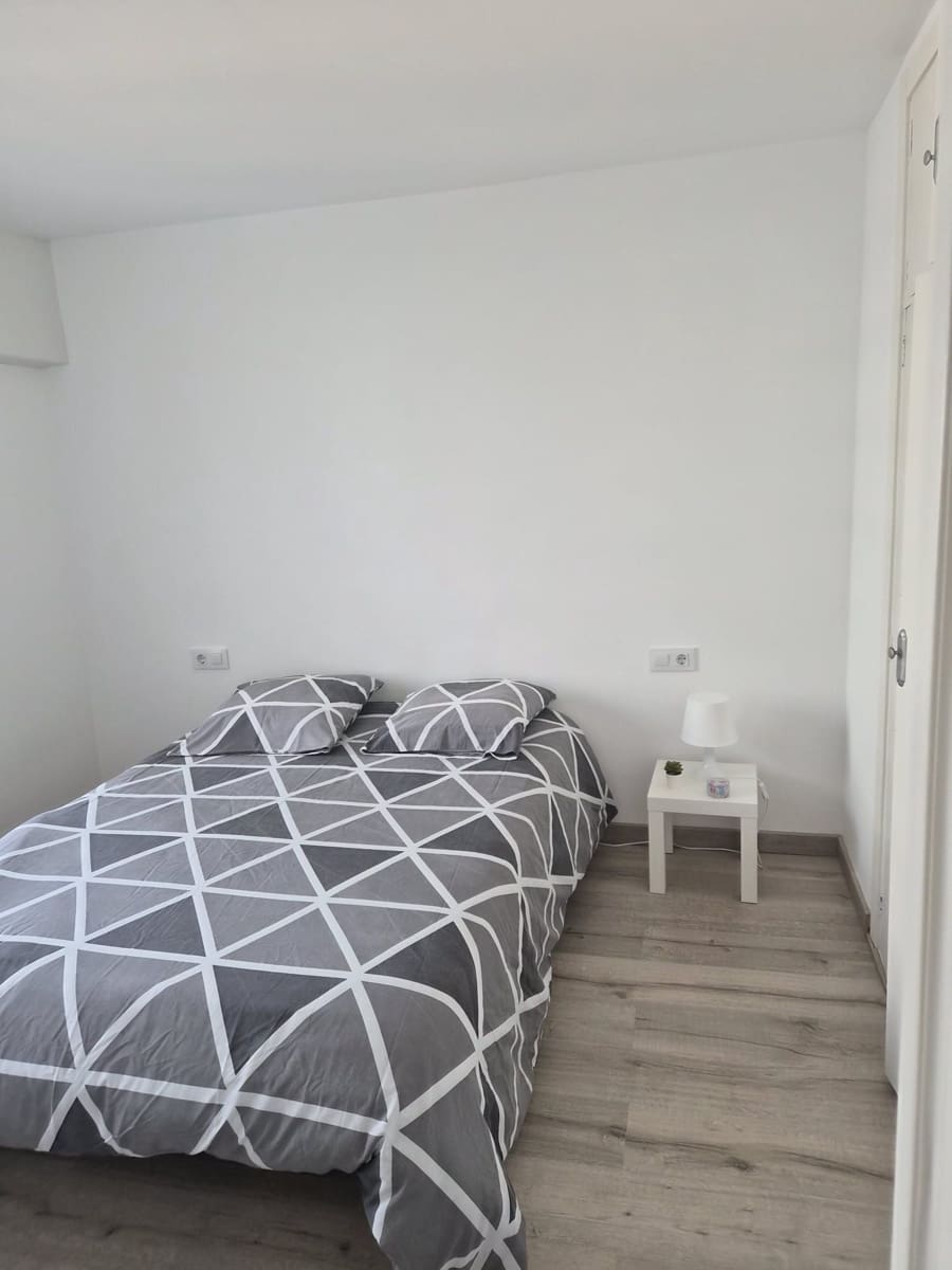 2 makuuhuone Huoneisto myytävänä paikassa Roses mukana uima-altaan 
autotalli - 235 000 € (Ref: 10036345)