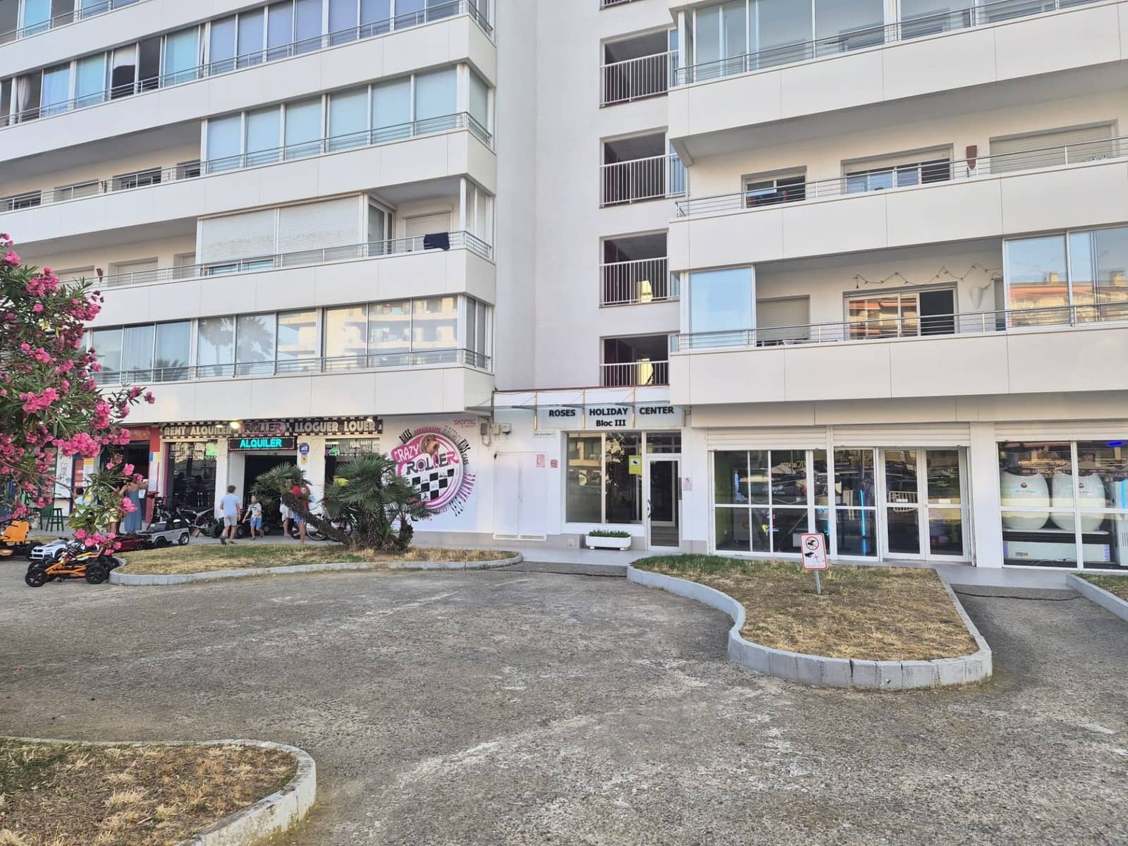 2 makuuhuone Huoneisto myytävänä paikassa Roses mukana uima-altaan 
autotalli - 235 000 € (Ref: 10036345)
