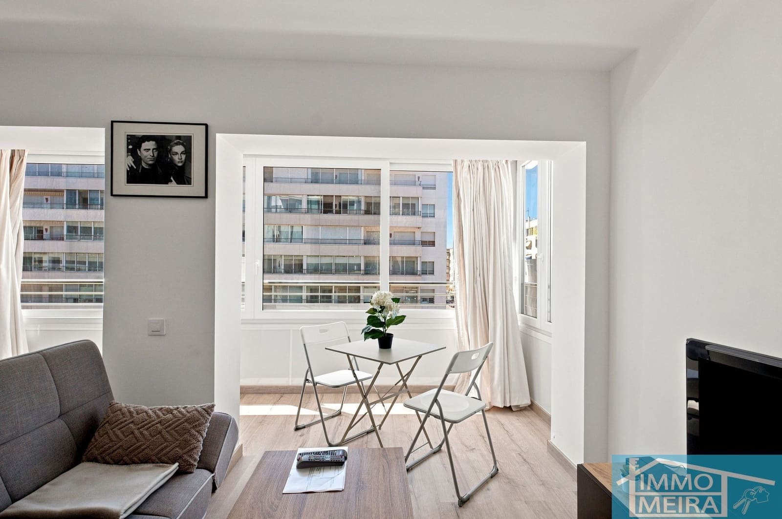 2 bedroom Apartment for sale in Roses with pool garage - € 235,000 (Ref: 10036345)