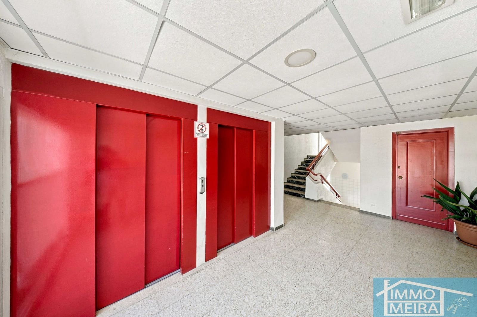 2 bedroom Apartment for sale in Roses with pool garage - € 235,000 (Ref: 10036345)