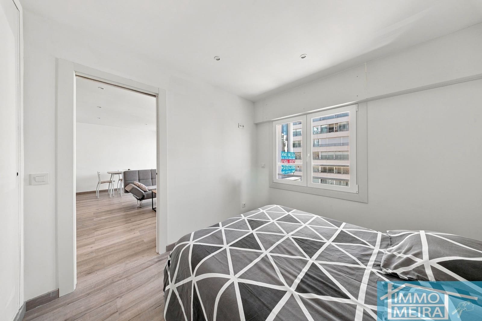 2 bedroom Apartment for sale in Roses with pool garage - € 235,000 (Ref: 10036345)
