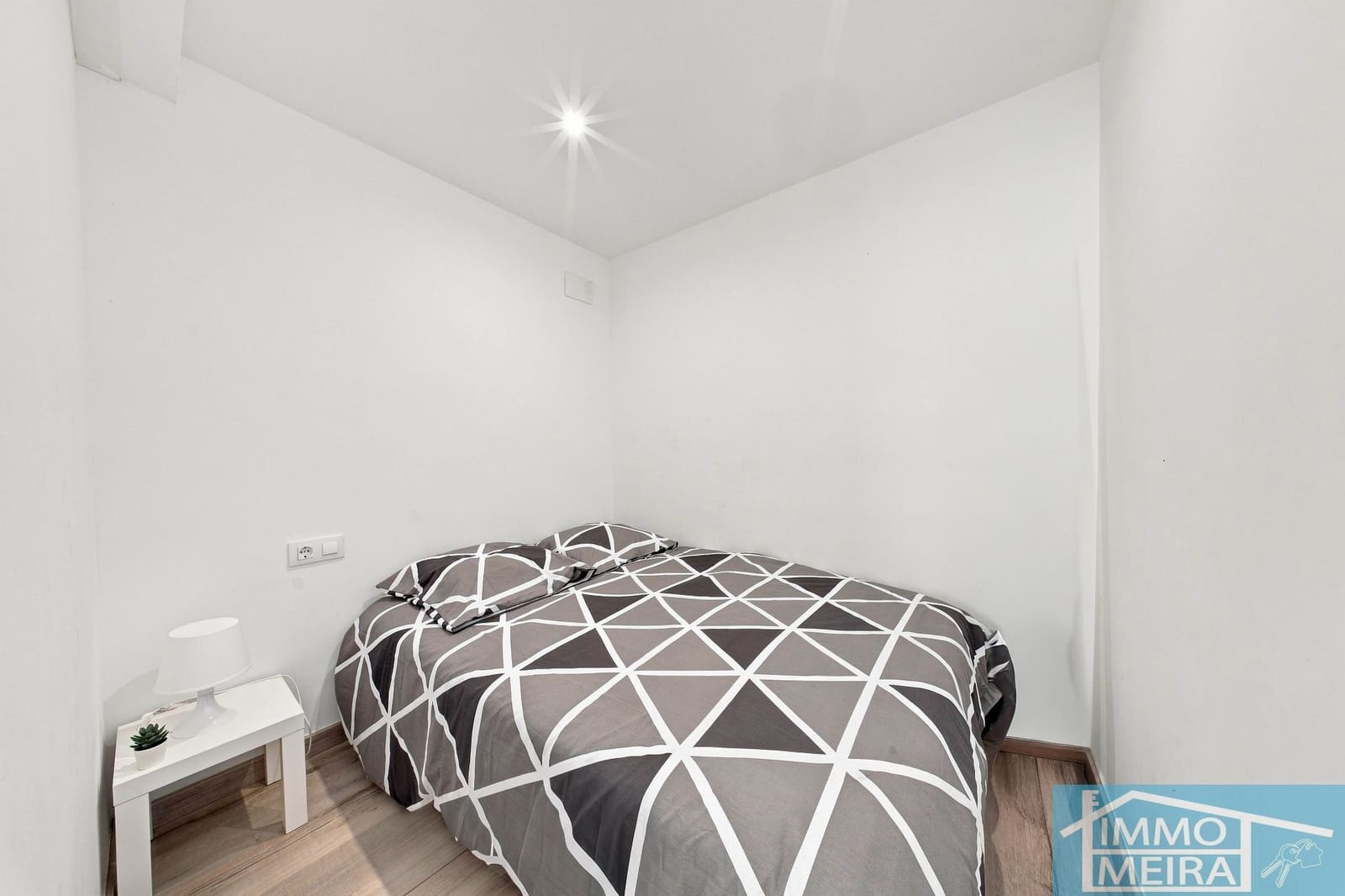 2 bedroom Apartment for sale in Roses with pool garage - € 235,000 (Ref: 10036345)