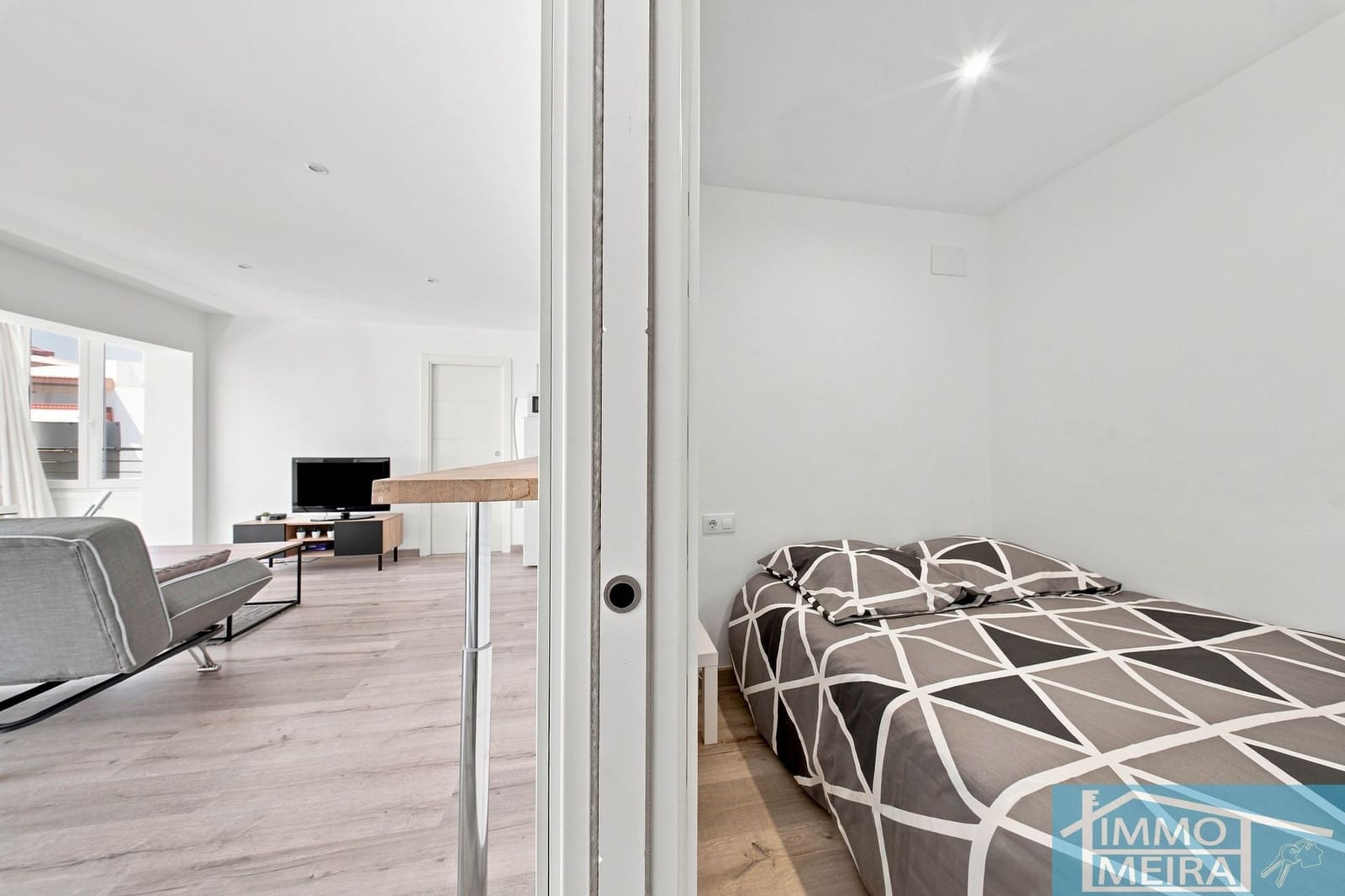 2 bedroom Apartment for sale in Roses with pool garage - € 235,000 (Ref: 10036345)