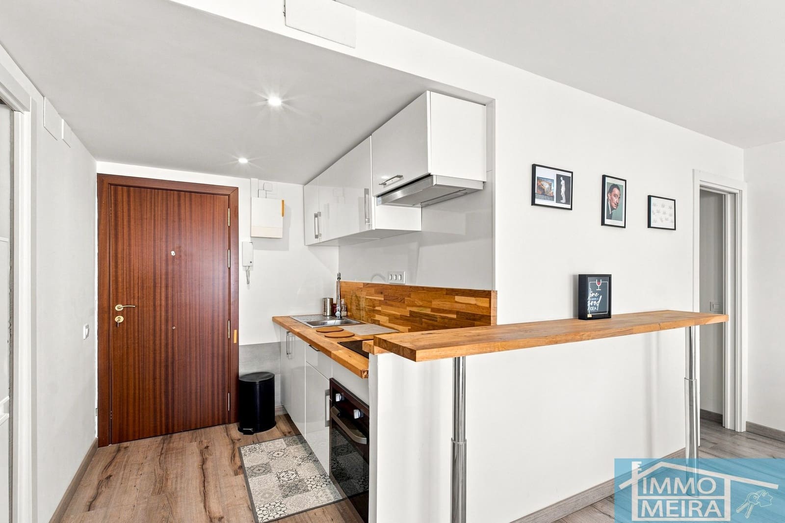 2 bedroom Apartment for sale in Roses with pool garage - € 235,000 (Ref: 10036345)