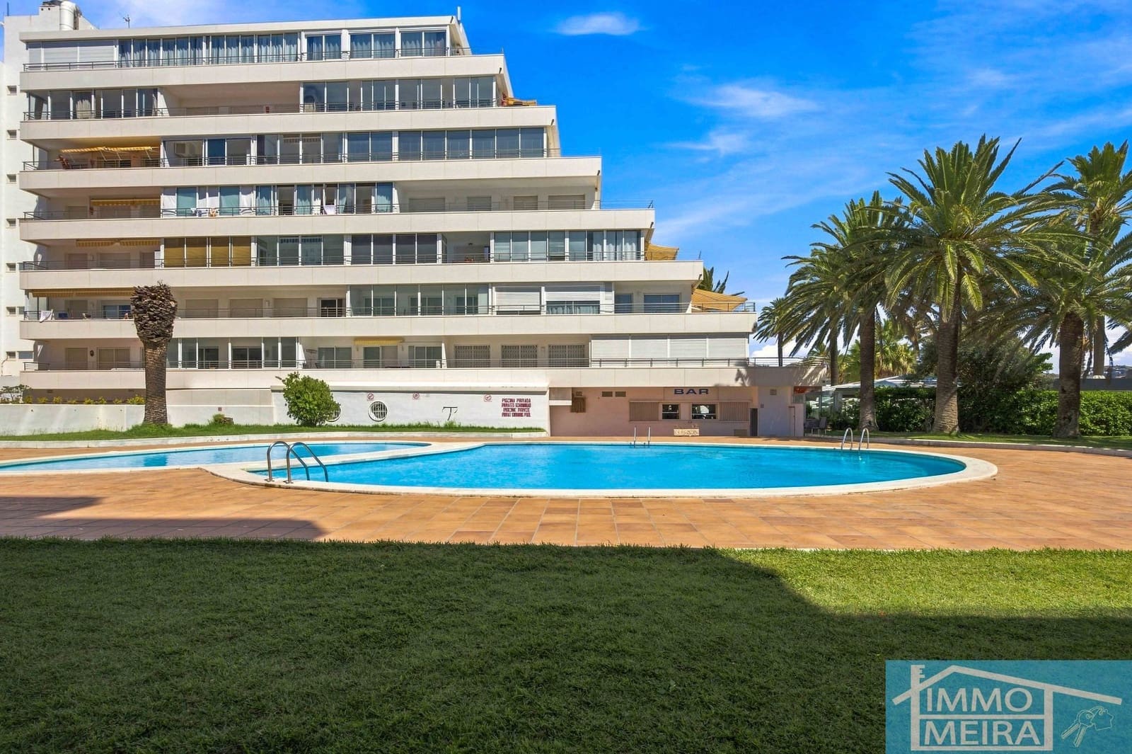 2 bedroom Apartment for sale in Roses with pool garage - € 235,000 (Ref: 10036345)