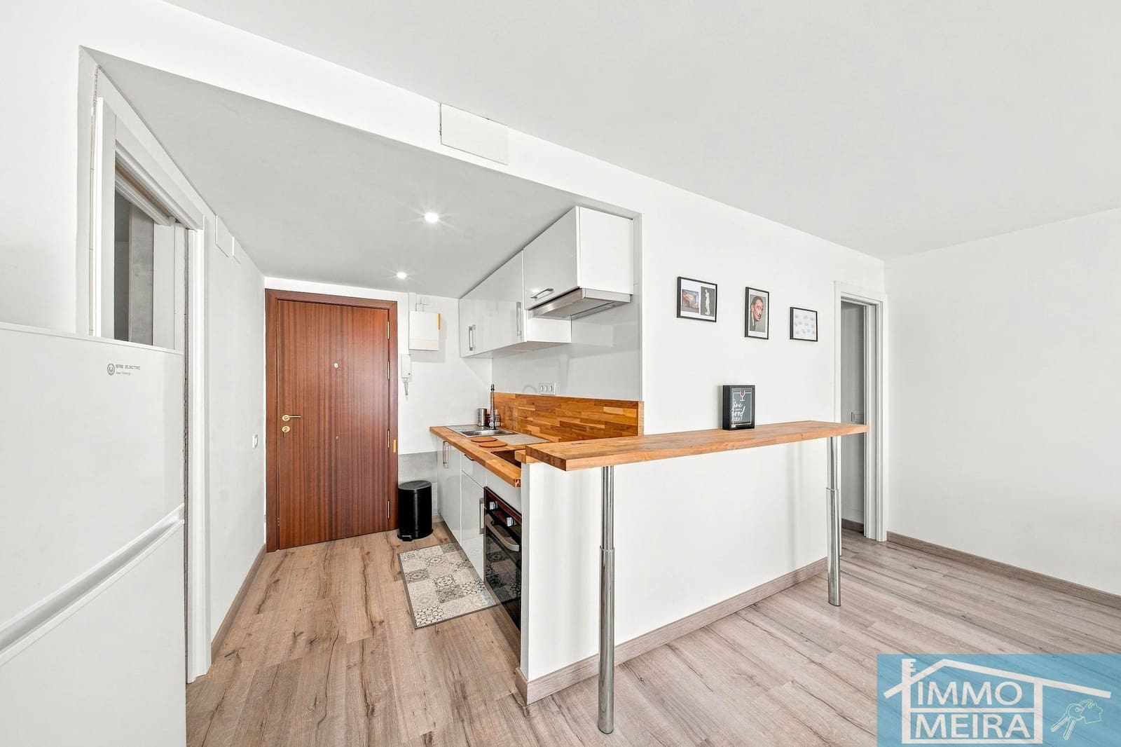 2 bedroom Apartment for sale in Roses with pool garage - € 235,000 (Ref: 10036345)