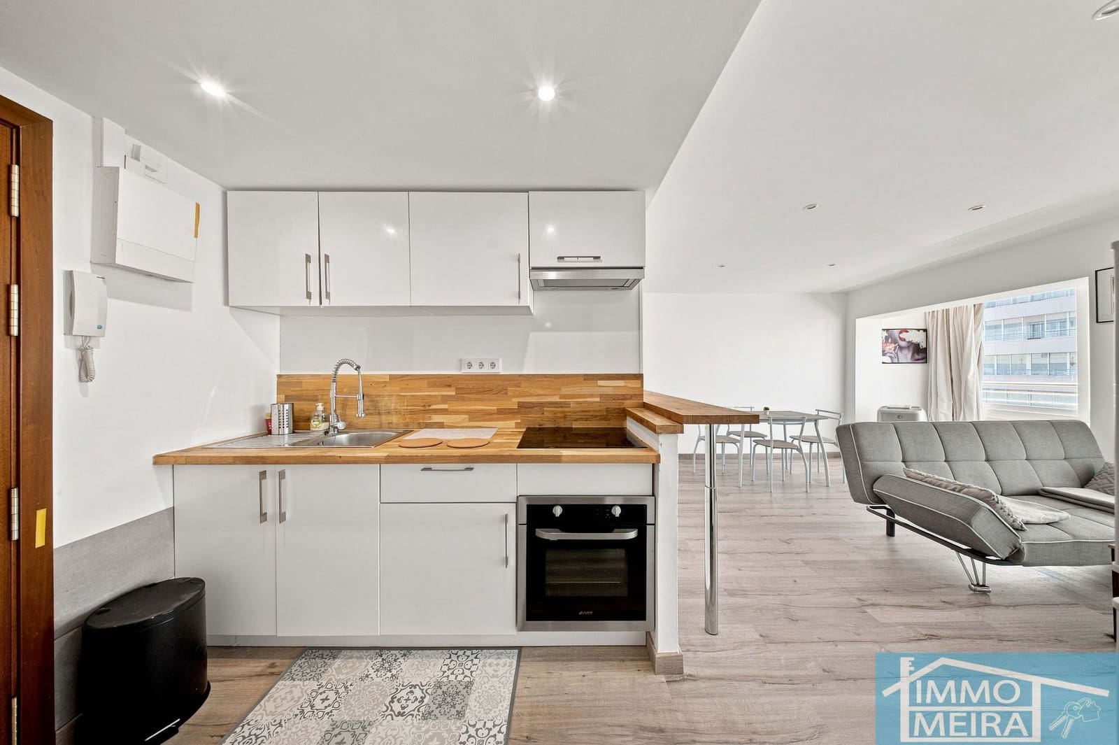 2 bedroom Apartment for sale in Roses with pool garage - € 235,000 (Ref: 10036345)