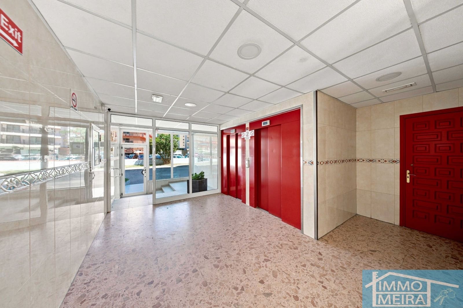 2 bedroom Apartment for sale in Roses with pool garage - € 235,000 (Ref: 10036345)