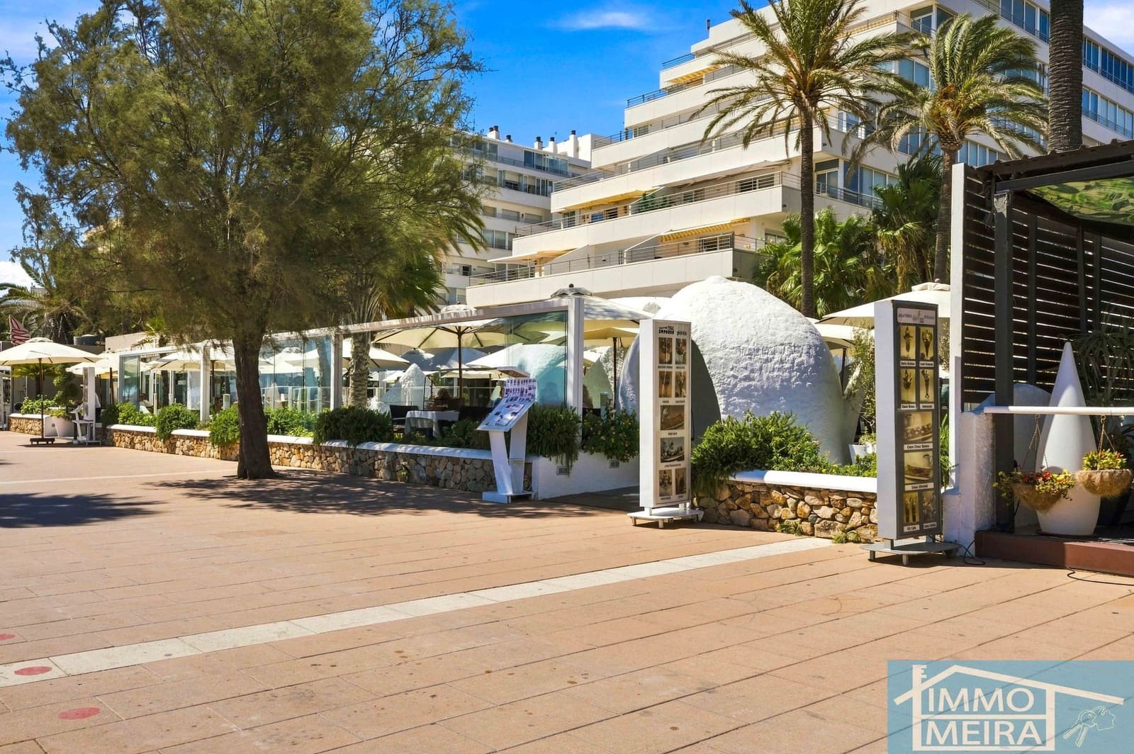 2 bedroom Apartment for sale in Roses with pool garage - € 235,000 (Ref: 10036345)