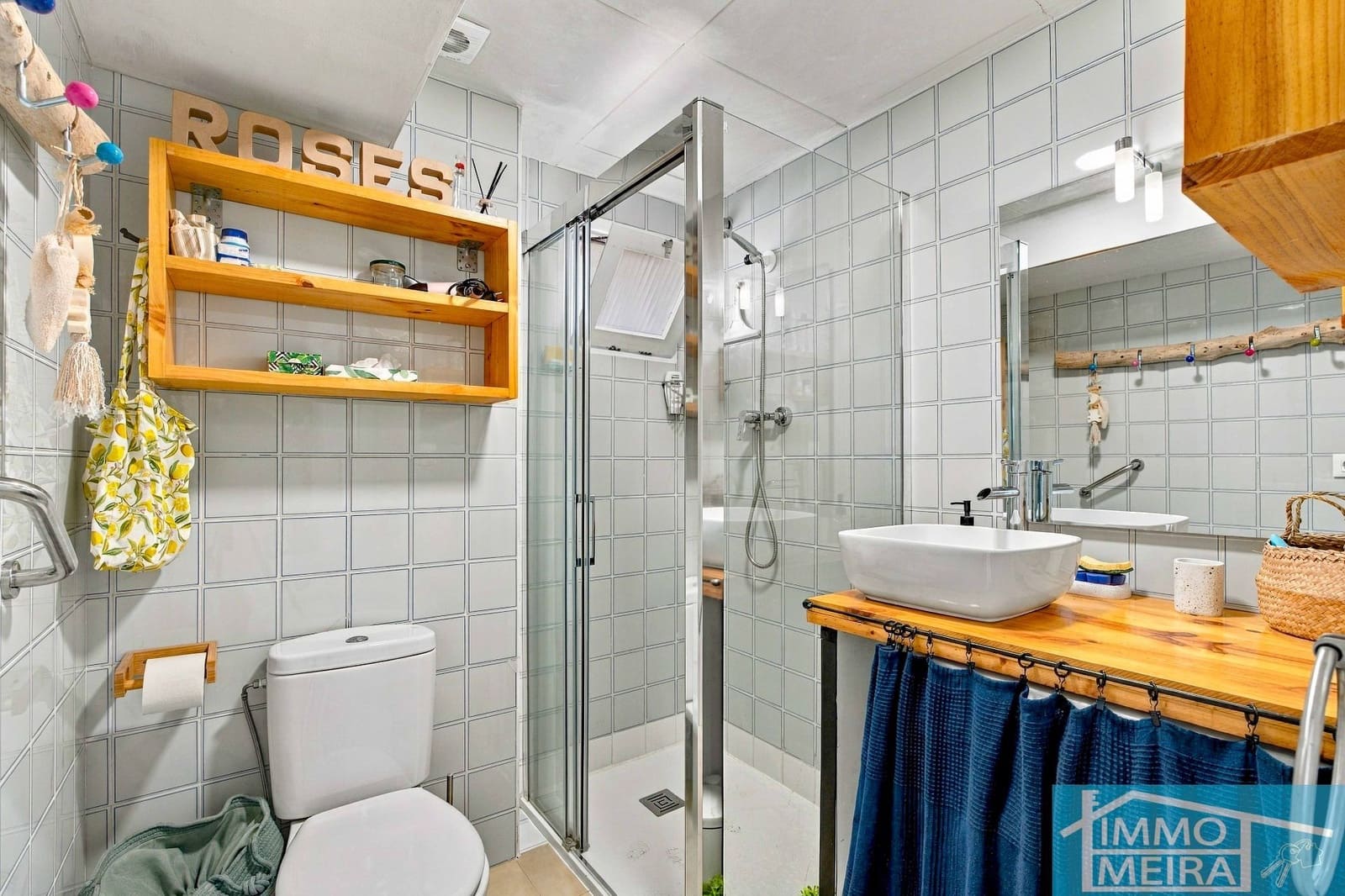2 bedroom Apartment for sale in Roses with garage - € 265,000 (Ref: 10048738)